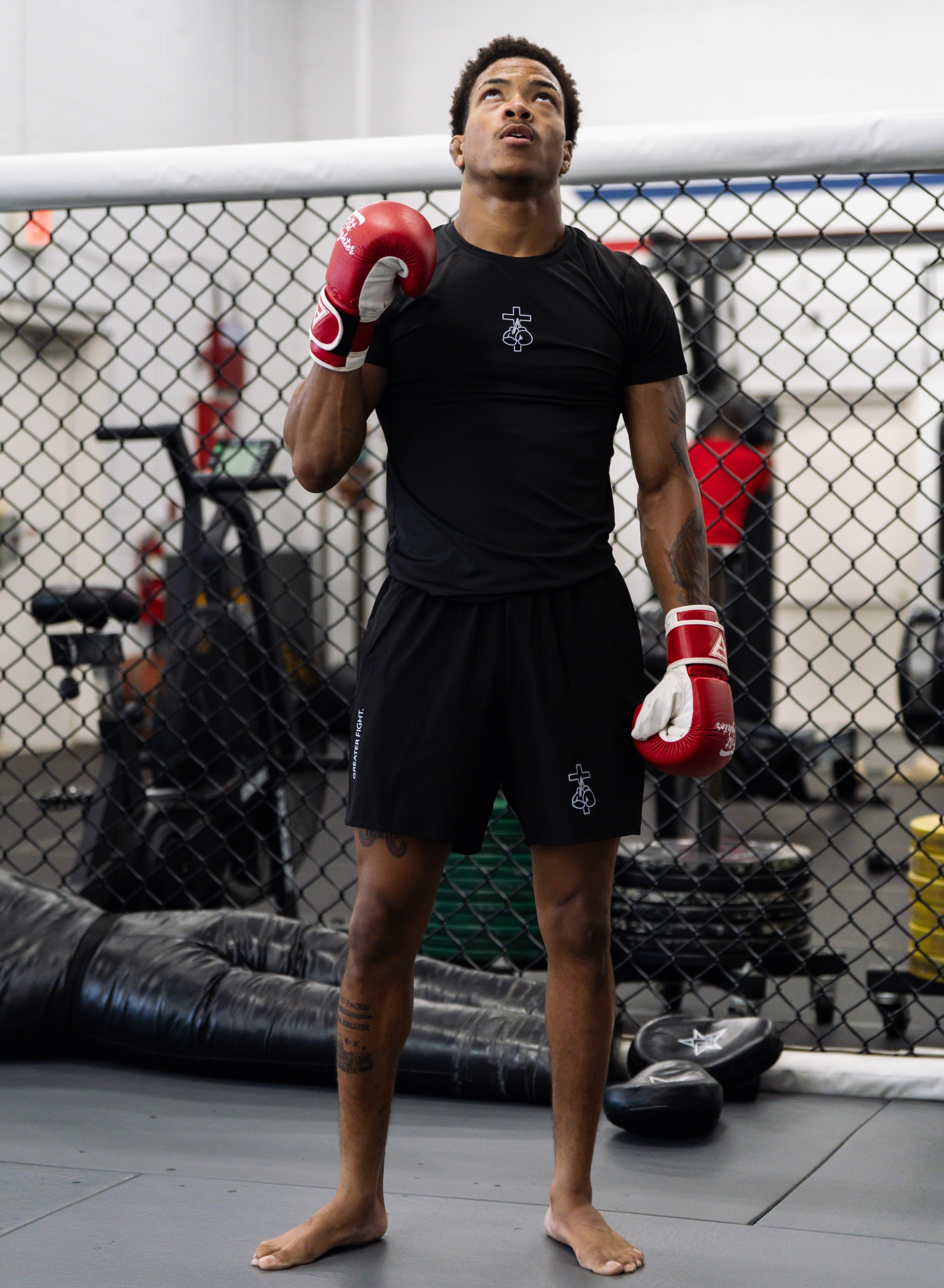 Victory on the cross Rashguard