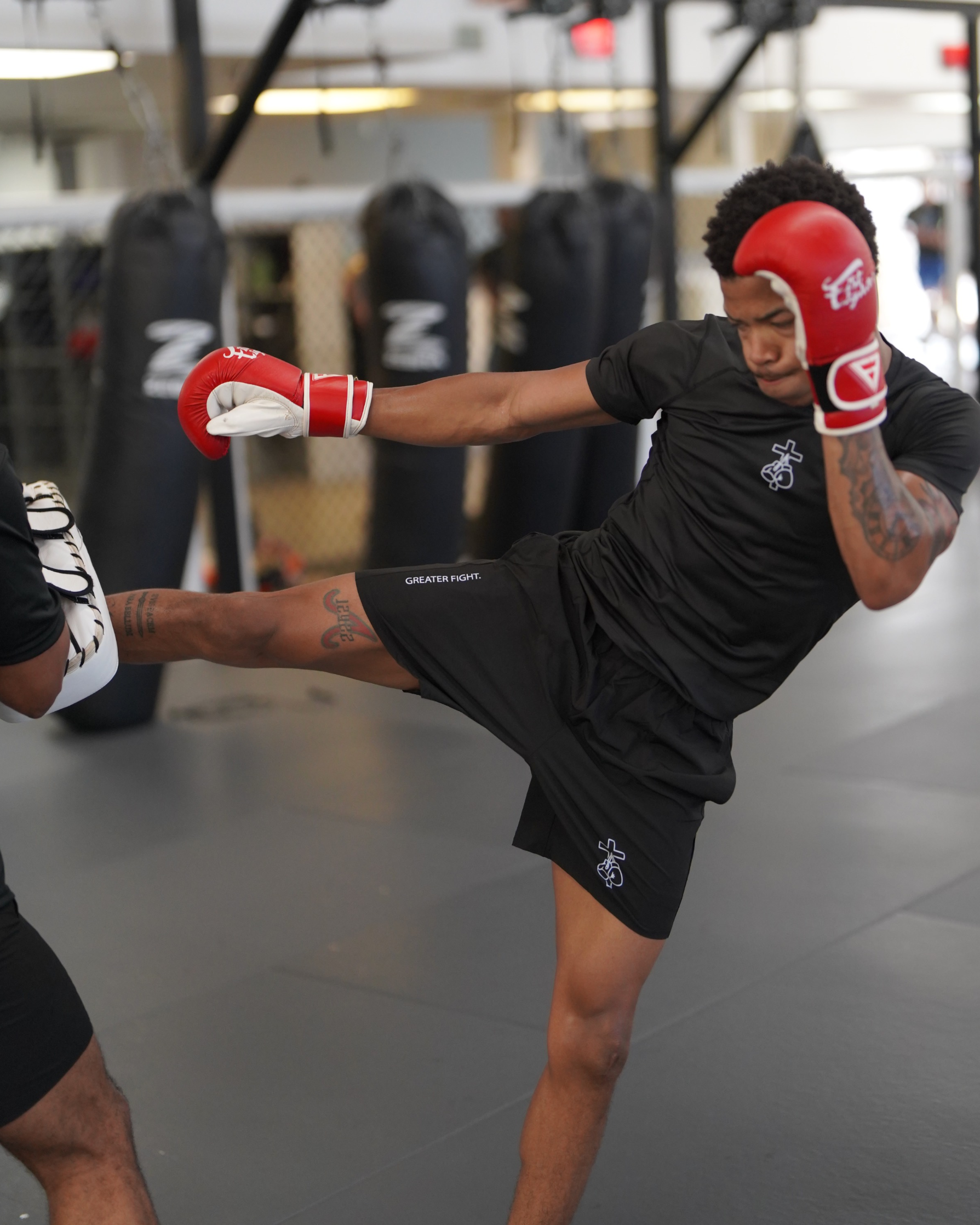 Victory on the cross Rashguard